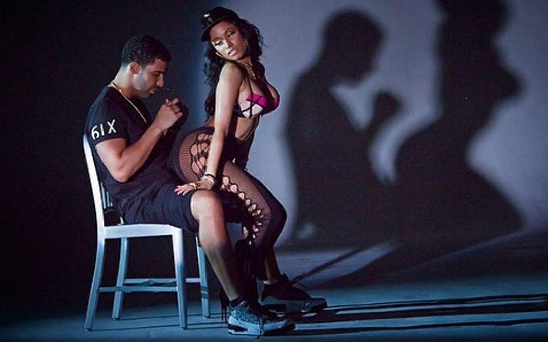 Lap Dance: passo a passo pra enlouquecer seu parceiro